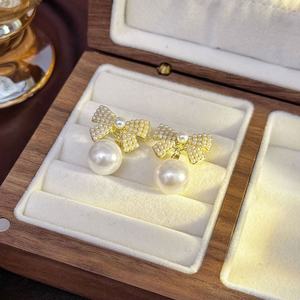 Pendientes de Plata 925 con Perlas en Forma de C, Redondos y con Diseño Floral, Estilo Europeo y Americano para Mujer - Product Image 4