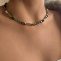 Collier ras du cou personnalisé en perles rondes de pierre naturelle délicates, inspiré du printemps, avec perles de culture d'eau douce pastel, faible MOQ