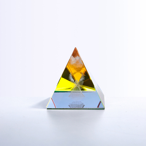MH-PY027 Bán Buôn Tùy Chỉnh In Ấn Thủy Tinh Paperweighyt 3d Laser Tinh Thể Kim Tự Tháp - Product Image 3