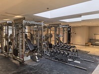 Smith Machine Équipement de gymnastique Utilisation commerciale Multi-Functional Squat Rack Combo Cable Crossover Power Pully Chest Triceps Leg