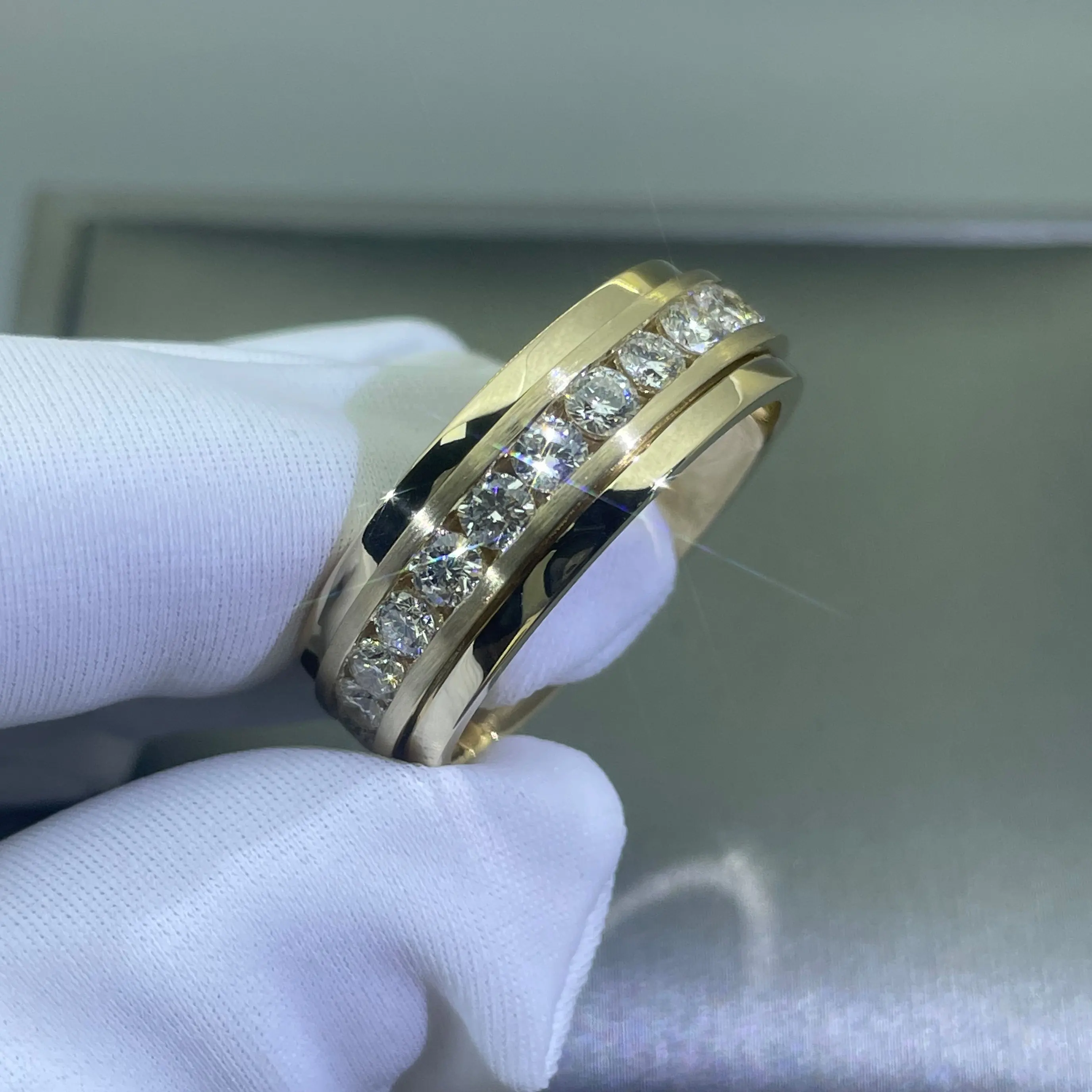 Channel Diamond Herren Ehering aus Gelbgold (8mm) Spin Diamantring voller Diamant