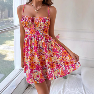 Vêtements pour femmes Robe <span class=keywords><strong>de</strong></span> style vacances Printemps et été Nouveau bord <span class=keywords><strong>de</strong></span> mer Vacances Floral <span class=keywords><strong>Col</strong></span> carré Jupe courte - Product Image 3