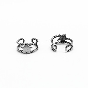 Yunnique – boucles d'oreilles étoile en acier titane, imitation argent thaïlandais, design géométrique, pour hommes et femmes, bijoux d'oreille non percés - Product Image 1