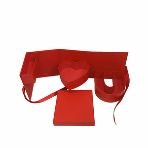 <span class=keywords><strong>Scatola</strong></span> <span class=keywords><strong>Regalo</strong></span> <span class=keywords><strong>Sorpresa</strong></span> Quadrata con Cuore 'I LOVE U' e Concetto Spaziale per la Festa della Mamma e San Valentino, Realizzata con Materiali Riciclati - Product Image 4