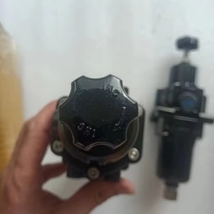 Vanne de réduction de pression réglable à action directe Ytc Yt 200bp210 pour utilisation pneumatique avec air, eau et vapeur - Product Image 3