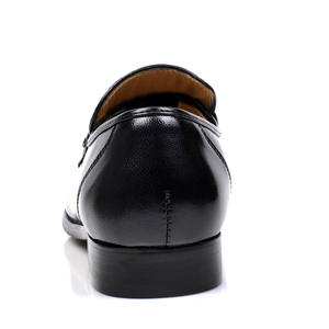 Zapatos formales de cuero de estilo británico, de corte bajo, sin cordones, de cuero vacuno vintage, hechos a mano. - Product Image 6