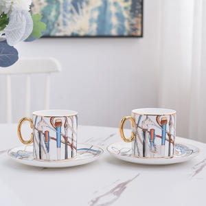 Vente en gros de tasses et d'assiettes en porcelaine fine de luxe européenne à motif de cheval orange et blanc - Product Image 2