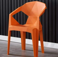 Fauteuil empilable élégant en plastique avec accoudoirs pour intérieur, extérieur, salon, restaurant, salle de séjour, jardin