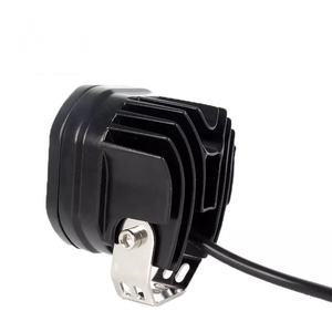 Projecteurs LED carrés pour moto de 3 pouces 40W avec 4 lentilles et garantie d'un an pour les camions tout-terrain 4x4/SUV/ATV - Product Image 4