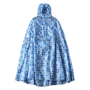 QIAOWEI último diseño personalizable de mujer poncho de lluvia de plástico abrigo