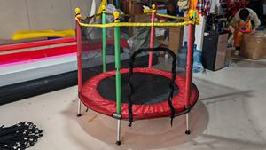 <span class=keywords><strong>Trampolín</strong></span> redondo <span class=keywords><strong>pequeño</strong></span> para niños <span class=keywords><strong>de</strong></span> alta calidad a <span class=keywords><strong>precio</strong></span> barato con red protectora, entretenimiento físico en el hogar, uso en interiores y exteriores - Product Image 5