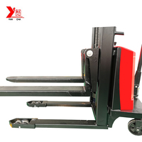 Nouveau transpalette semi-électrique à batterie plomb-acide 24V, déplaceur latéral hydraulique, mât à trois sections, pneus pneumatiques/polyuréthane, propulsion arrière