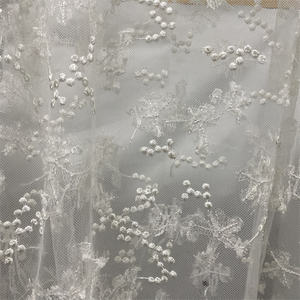 Exquisitas telas de lentejuelas bordadas de <span class=keywords><strong>tul</strong></span> blanco y lentejuelas transparentes de 3mm para ropa - Product Image 3