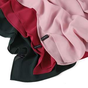 カスタマイズ卸売無地マレーシアヒジャーブ女性ターバンスカーフパールシフォンバブルロングヒジャーブ - Product Image 3