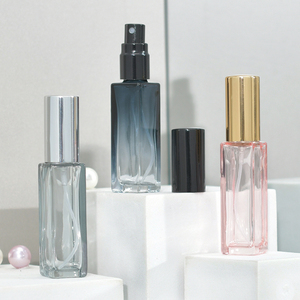 Vente en gros de flacons en verre givré carrés de luxe, 3 ml, 5 ml, 10 ml, 20 ml, peinture dégradée colorée personnalisée, flacon de parfum portable de voyage - Product Image 1
