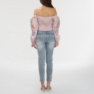 Ensemble deux pièces pour femmes, haut court en jean brodé à fleurs, rose, tendance, de qualité supérieure, vente chaude d'été - Product Image 2