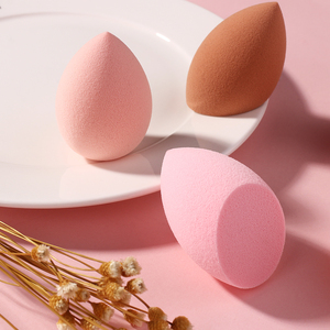 Éponge de maquillage en forme de goutte d'eau avec découpe en forme d'olive pour le maquillage cosmétique - Product Image 2