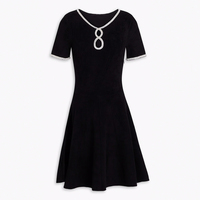 Robe mini évasée noire tendance pour femme, col en V, tissée, taille naturelle, style automne, pour soirée
