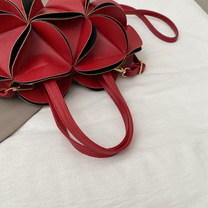 Sac messager tendance pour femme en PU. Avec doublure en polyester. Convient à un usage quotidien. - Product Image 3