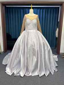 Vestido de Novia de Lujo con Encaje Satinado, Estilo Alta Costura, Cola Larga, Escote en V, Estampado Floral y Bordado, Precio de Fábrica - Product Image 5