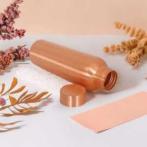Elegante botella de agua de cobre de alta calidad, sin plástico, mantiene el agua fresca, ayuda a la Hidratación Diaria, viajes y estilos de vida activos - Product Image 2