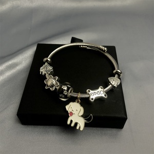 Nette Modelle Charm Perlen Frauen Mädchen Mode verschiedene Anhänger Charms Armreifen - Product Image 3