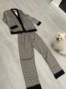 Conjunto de Pijama de Tres Piezas de Punto de Poliéster y Elastano de Lujo Inspirado en WanBao PJ-036, Ropa de Dormir de Alta Calidad para Otoño/Invierno, Talla XL - Product Image 3