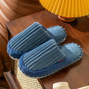 Nouvelles pantoufles chaudes d'automne-hiver en peluche et coton pour intérieur et extérieur, avec logo personnalisé, antidérapantes, à semelle épaisse et amortissante, pour hommes, femmes et couples. - Product Image 5