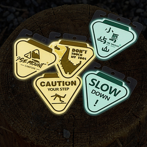 Señal de Advertencia Luminosa para Campamento al Aire Libre 2025, Portátil, de PP, Reflectante, Fluorescente, Triangular, con Luz, Accesorios Duraderos - Product Image 4