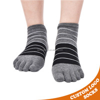 OEM Chaussettes unisexes à 5 doigts Chaussettes en coton à rayures classiques et à cinq doigts au design personnalisé pour femmes