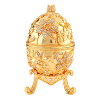 Ornamen Dekorasi Meja Gaya Eropa Berbentuk Telur Paskah Berlapis Emas Mewah dengan Inkrustasi Berlian dan Relief Lebah