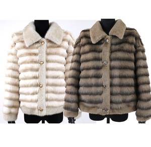 Manteau en fausse <span class=keywords><strong>fourrure</strong></span> de lapin mignon à deux couleurs personnalisées, col en fausse <span class=keywords><strong>fourrure</strong></span> matelassé - Product Image 1
