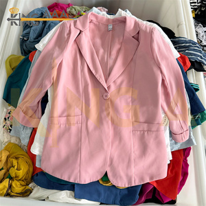 Giacche da donna usate in balle miste, sottili, invernali, taglie forti, stile popolare, spedizione via mare, alta qualità, prezzo conveniente, MOQ 45kg - Product Image 2