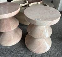 Table basse colonne en pierre rose naturelle moderne avec design intégré pour tables à thé/tables d'appoint dans les villas et les hôtels