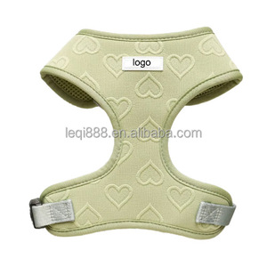 Harnais pour chien de luxe vert en forme de cœur 3D réglable - Anti-traction/anti-étranglement pour chiens de petite/moyenne/grande taille - Product Image 1