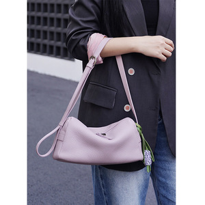 Novedad de Primavera 2026: Bolso de Mano Sencillo para Mujer, de Cuero Genuino y Poliéster, con Cremallera y Borla, Estilo Coreano de Alta Gama, Textura Exclusiva, Tipo Almohada - Product Image 2