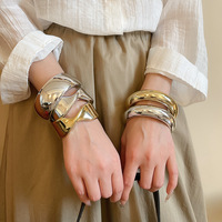 Bracelet jonc ouvert en plastique ABS brillant, design unique, bijoux de mode exagérés pour femmes