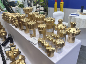 Có thể thu vào đá khoan T38 chủ đề nút <span class=keywords><strong>bit</strong></span> 64mm rút lại khoan nút <span class=keywords><strong>bit</strong></span> T45 76mm cho khai thác mỏ - Product Image 4