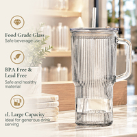 Gobelets en verre de 34 oz en gros avec couvercles et pailles, grands gobelets à eau avec poignée, mugs à thé glacé côtelés compatibles voiture, vente en gros OEM