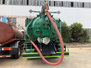 Camión de Succión y Limpieza de Alcantarillado Dongfeng de 12cbm, de Servicio Mediano y Confiable, para Limpieza de Alcantarillado y Succión de Lodos - Product Image 3