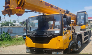 Grue mobile sur camion XCT12K4-1 de 12 tonnes, série <span class=keywords><strong>K4</strong></span> compacte et efficace pour la construction urbaine - Product Image 4