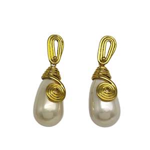 Boucles d'oreilles pendantes tendance en acier inoxydable 316L plaqué or PVD, perles durables et résistantes, bijoux fantaisie - Product Image 1
