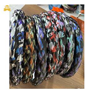 Cubierta de <span class=keywords><strong>volante</strong></span> con estampado de accesorios para automóviles de cuero <span class=keywords><strong>brillante</strong></span> colorido de moda - Product Image 3