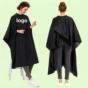 Cape de Barbier Personnalisée avec Logo, Robe de Coiffure Noire à Ouverture Facile pour Mains Libres, en Polyester Doux - Product Image 2