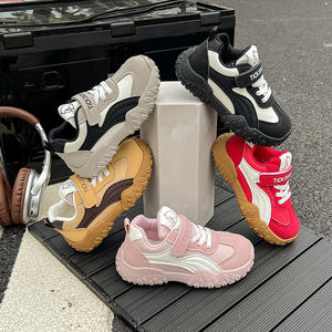 Zapatos Infantiles Despair Forrest Gump Primavera 2025, Nuevas Zapatillas Ligeras para Niñas con Suela Suave Antideslizante, Cierre de Velcro para Niños, a la Moda - Product Image 1