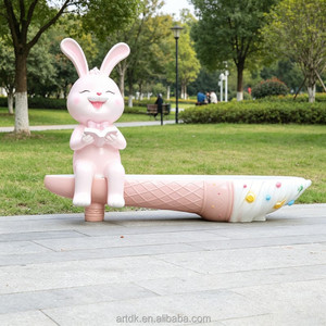 Banc en fibre de verre personnalisé en forme de lapin, thème animal crème glacée, sièges publics pour plaza commerciale, aire pour enfants, jardin extérieur, vente en gros - Product Image 1