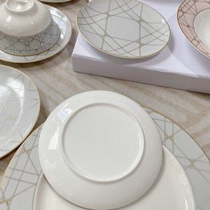 Hot Selling European Luxury 41pcs Bone Porcelain Dinner Set Pink <b>Dessert</b> Plate - Product Image 5