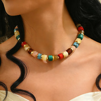 Collier de perles colorées bohèmes pour femmes, bijoux de plage, collier ras du cou perlé d'été, cadeau pour elle