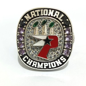 Anillo moderno personalizado de alta calidad, anillo de latón con circonita, unisex - Product Image 1