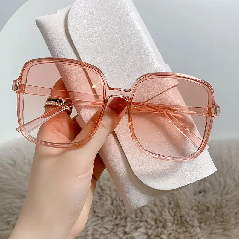 Großhandel Günstige New Candy Color Square Shades Großer Rahmen Sonnenbrille Mode Persönlichkeit Custom Designer Frauen Sonnenbrille